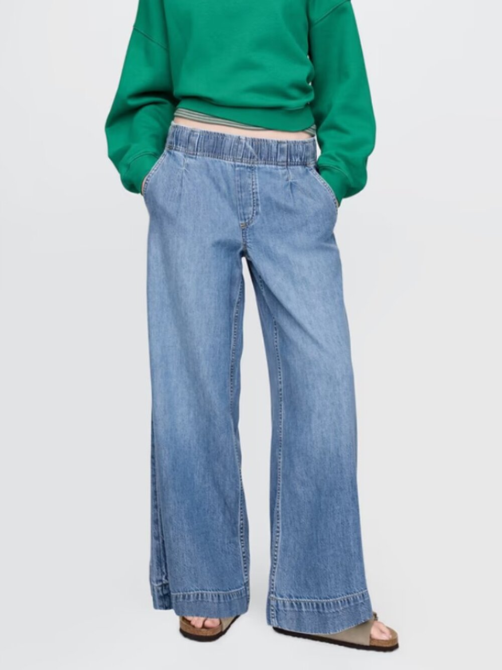 Gap // Mid Rise UltraSoft Pleated Easy Baggy Jeans M